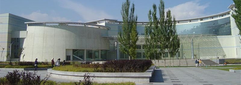 青海大學校景