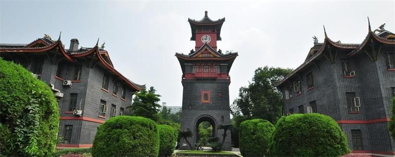 四川大學(xué)校景