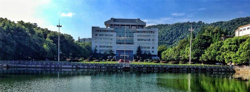 中南大學(xué)校景