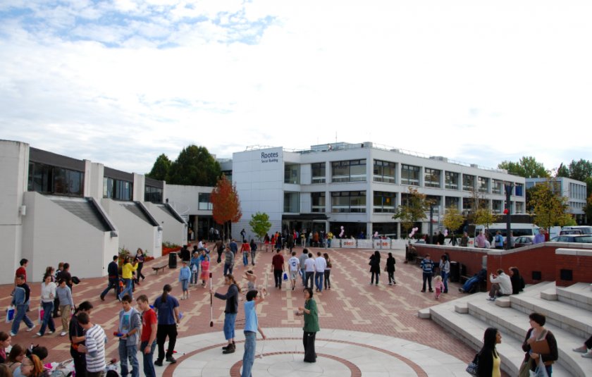 華威大學院校數據